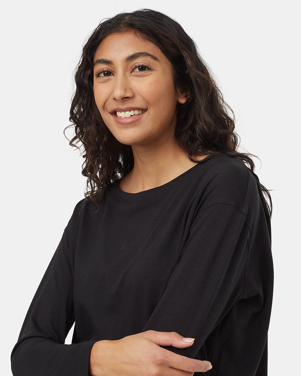 black flowy sleeve top