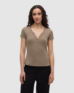 Brown-Soft-Fine-Rib-Cotton-Fitted-Button-Shirt  *Model is 5'9", wearing size S
