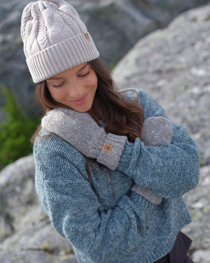 Oatmeal-Cable-Knit-Beanie
